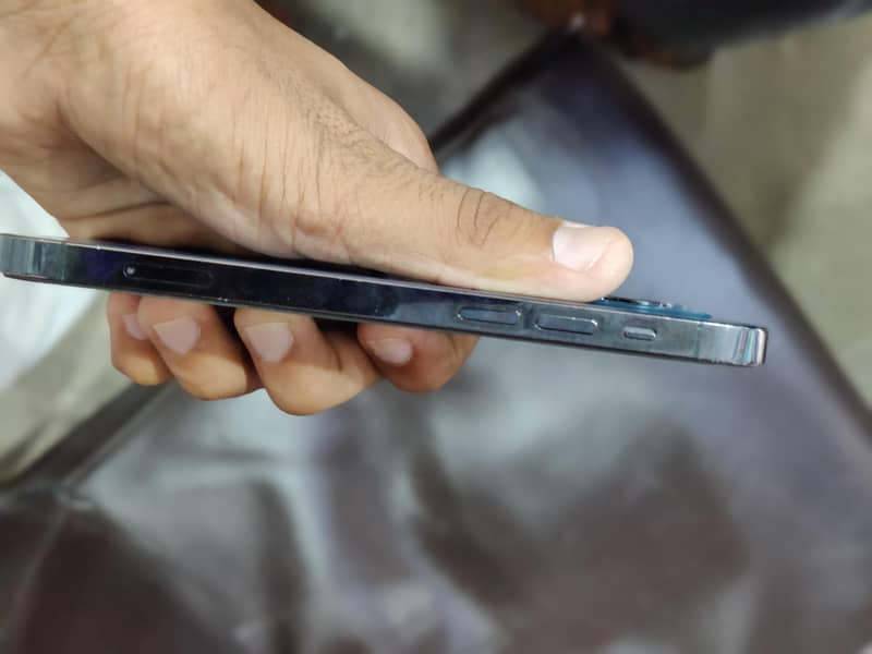 Apple iPhone 12 Pro 3