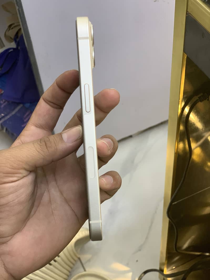 Apple iPhone 13 0