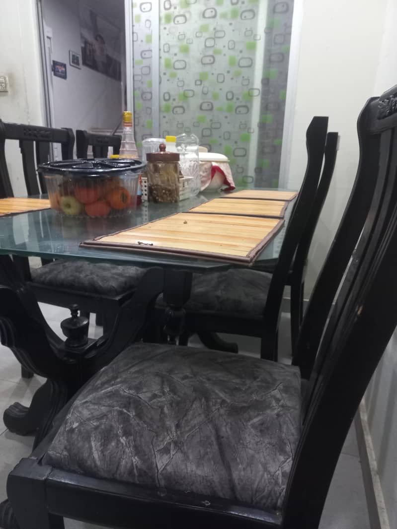 6 seater Dinning table 0