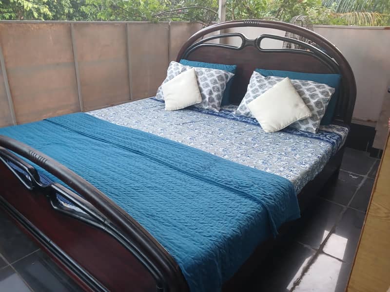 Double Bed with one side table 0