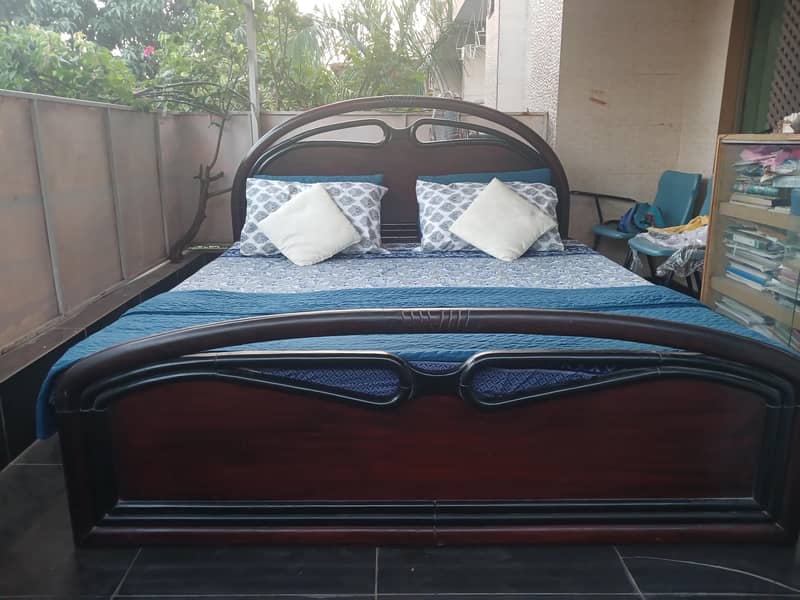 Double Bed with one side table 1