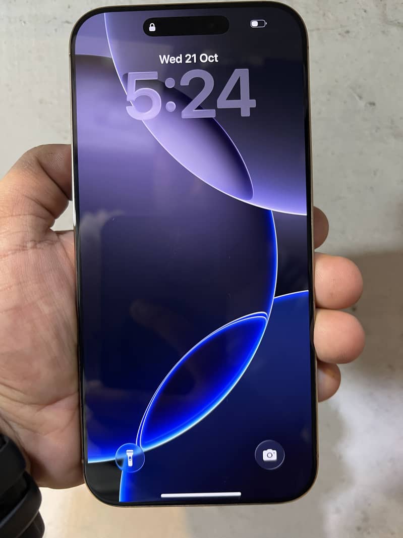 Apple iPhone 16 Pro Max 0