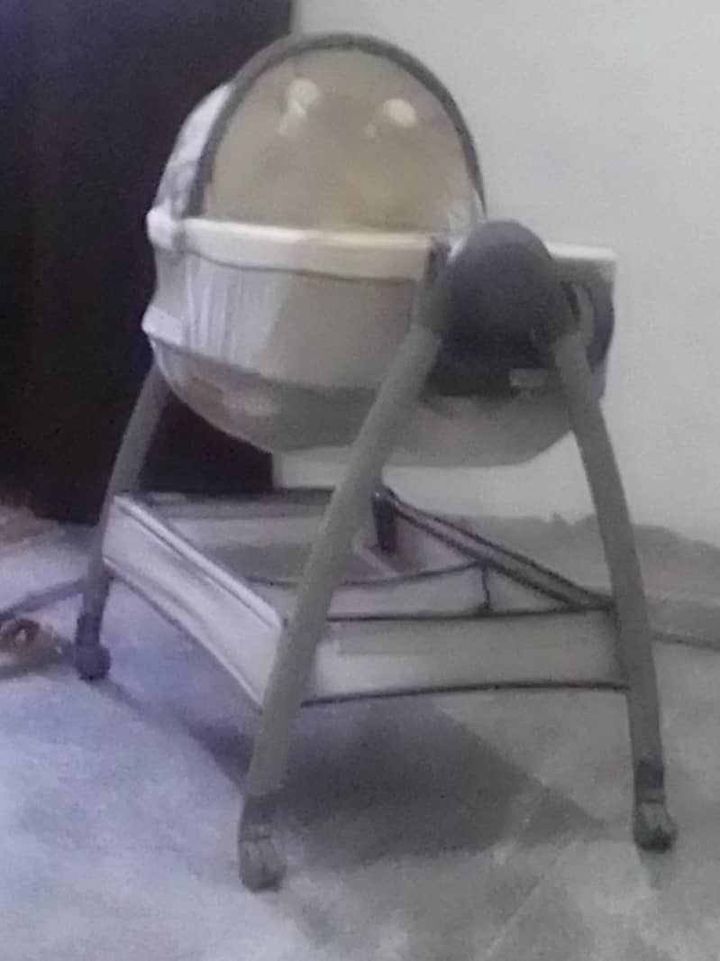 Graco imported electric swing 9