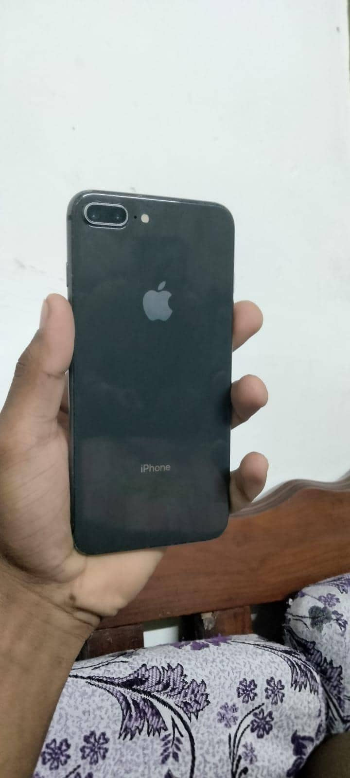 Apple iPhone 8 Plus 4