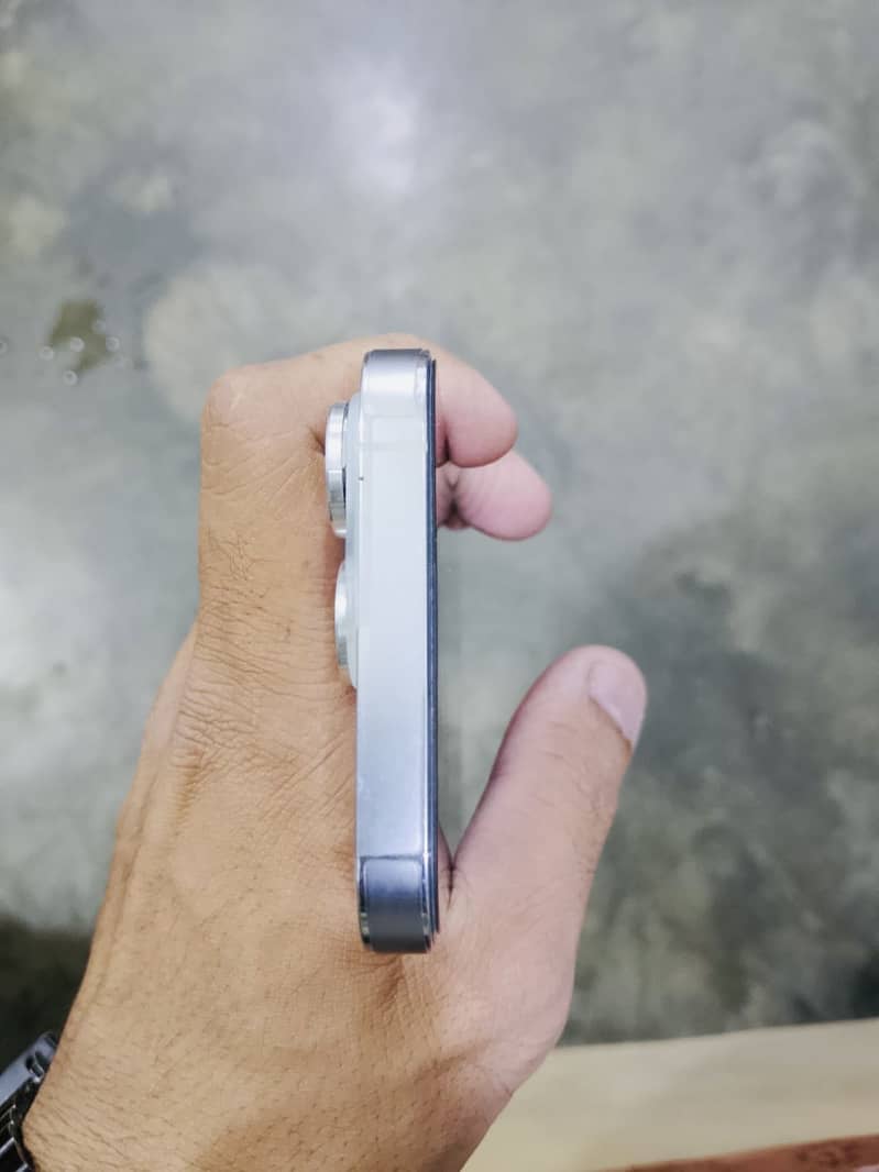 Apple iPhone 14 Pro 0