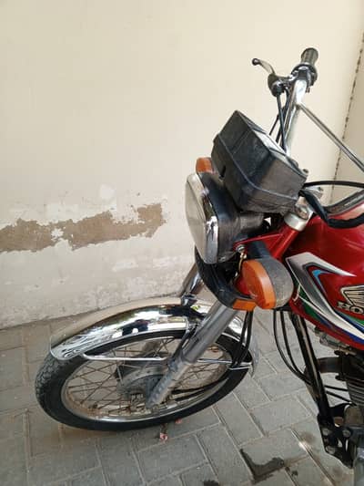 Honda CG 125 2023 - Karachi Number Urgent Sale - NUT to NUT Geniune