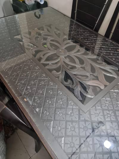 Dining table condition 6 / 10