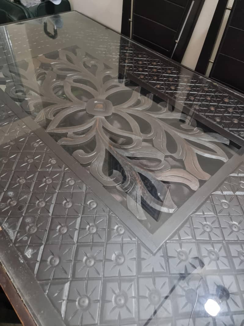 Dining table condition 6 / 10 4
