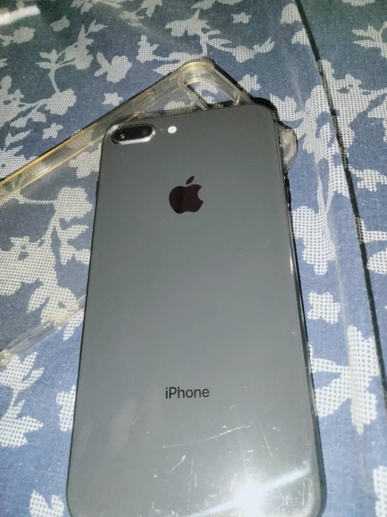 Apple iPhone 8 Plus 6