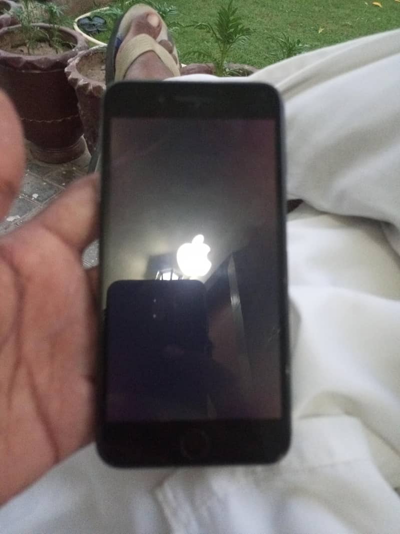 Apple iPhone 8 Plus 0