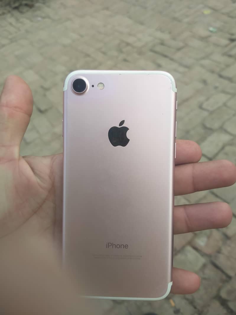 Apple iPhone 7 4