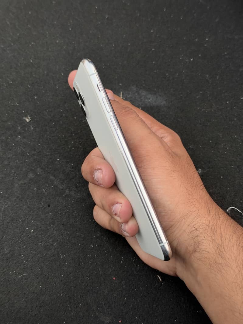 Apple iPhone 11 Pro Max 1