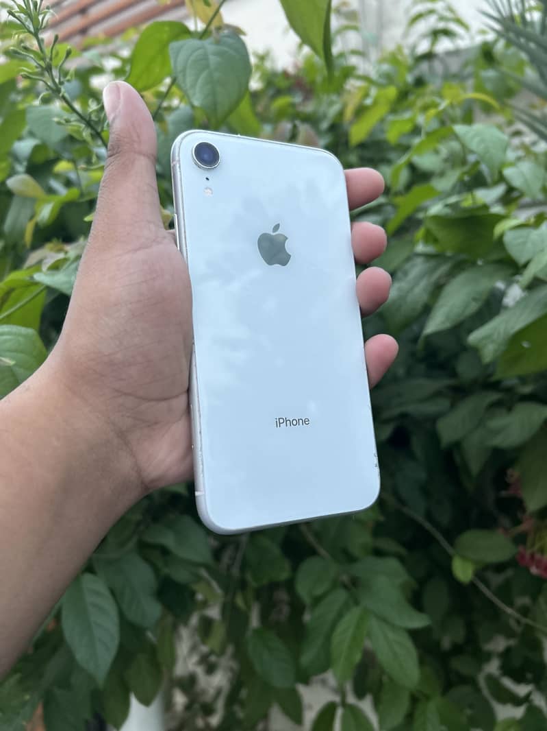 Apple iPhone XR 1