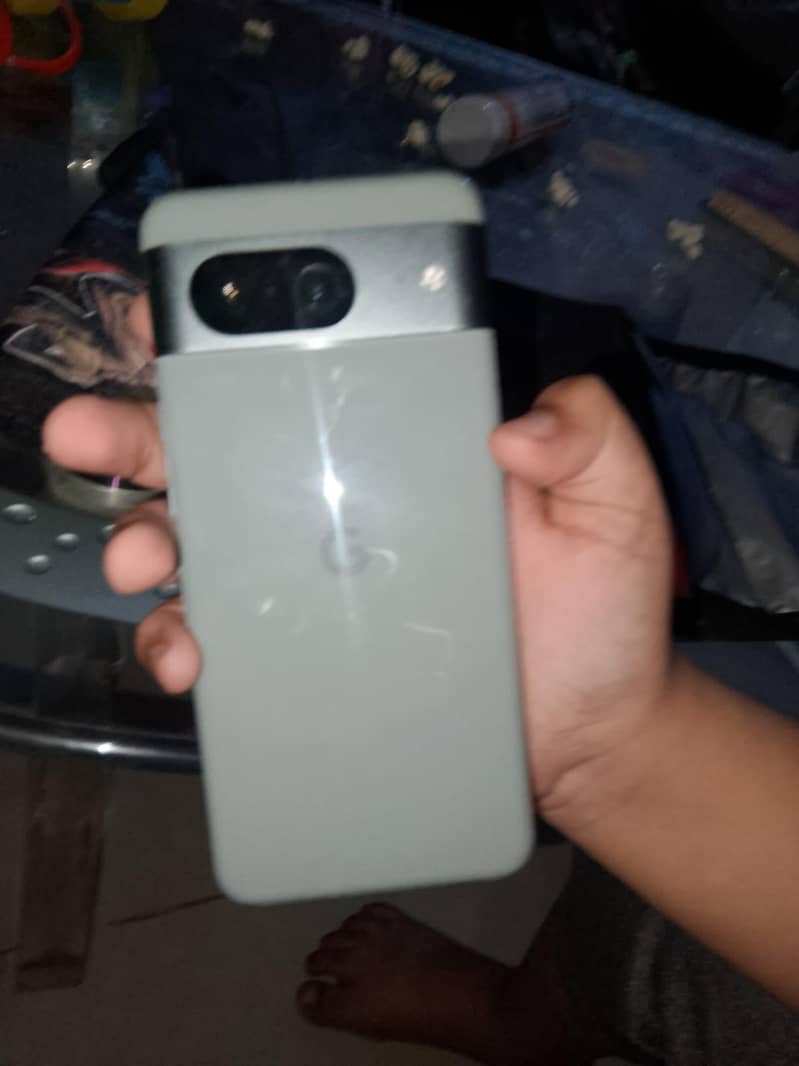 Google Pixel 8 2
