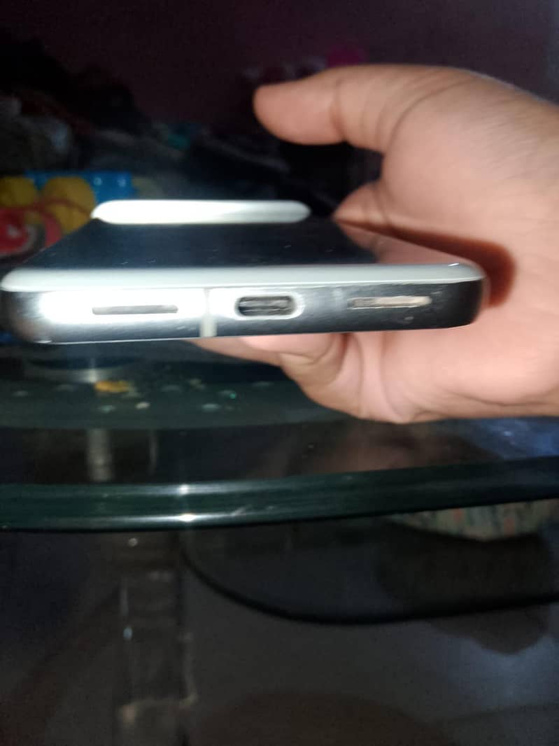 Google Pixel 8 3