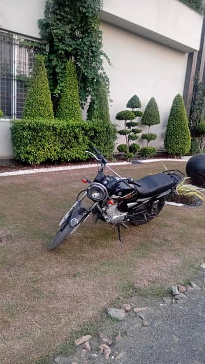 yahamah yb 125Z good condition bike