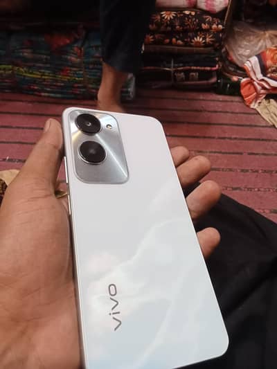 Vivo Y18