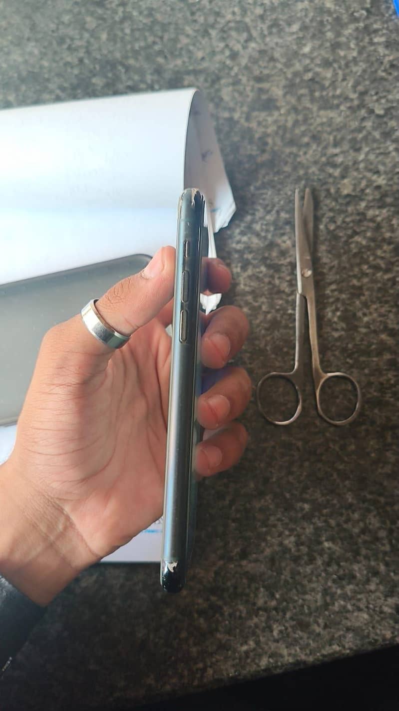 Apple iPhone 11 Pro 3