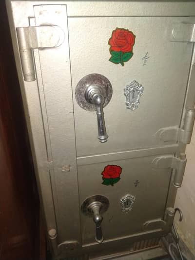 locker tejori safe