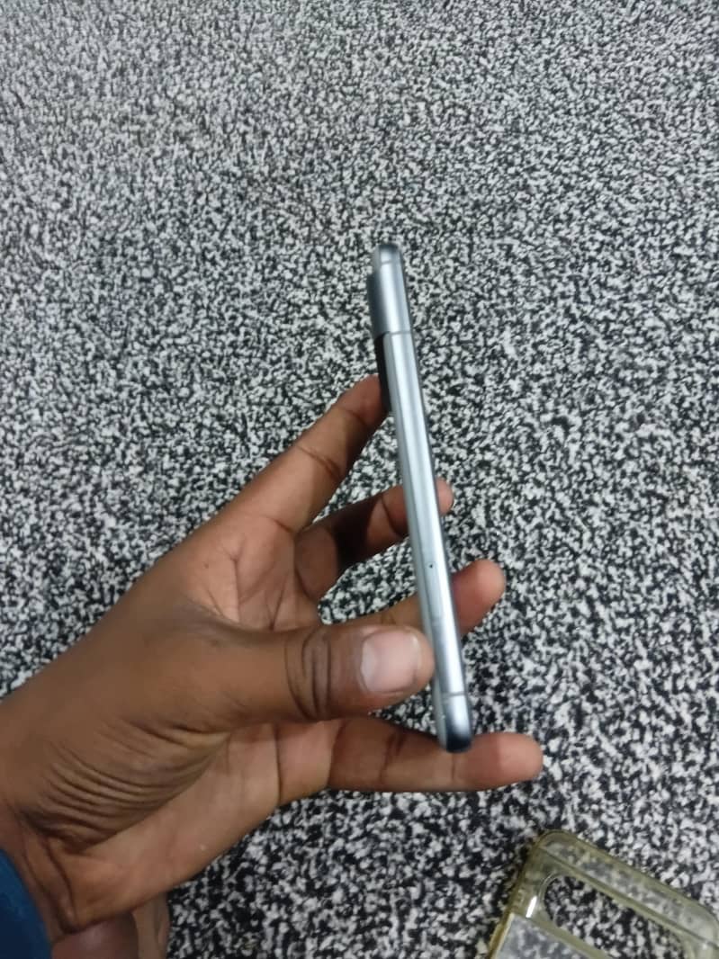Google Pixel 8 3