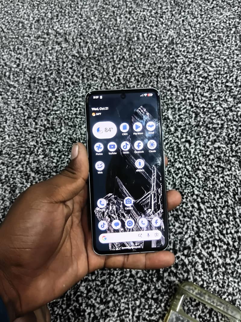 Google Pixel 8 4