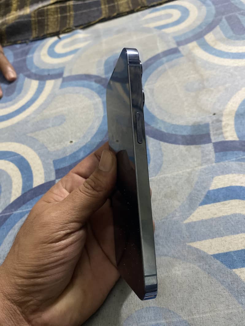 Apple iPhone 13 Pro 1