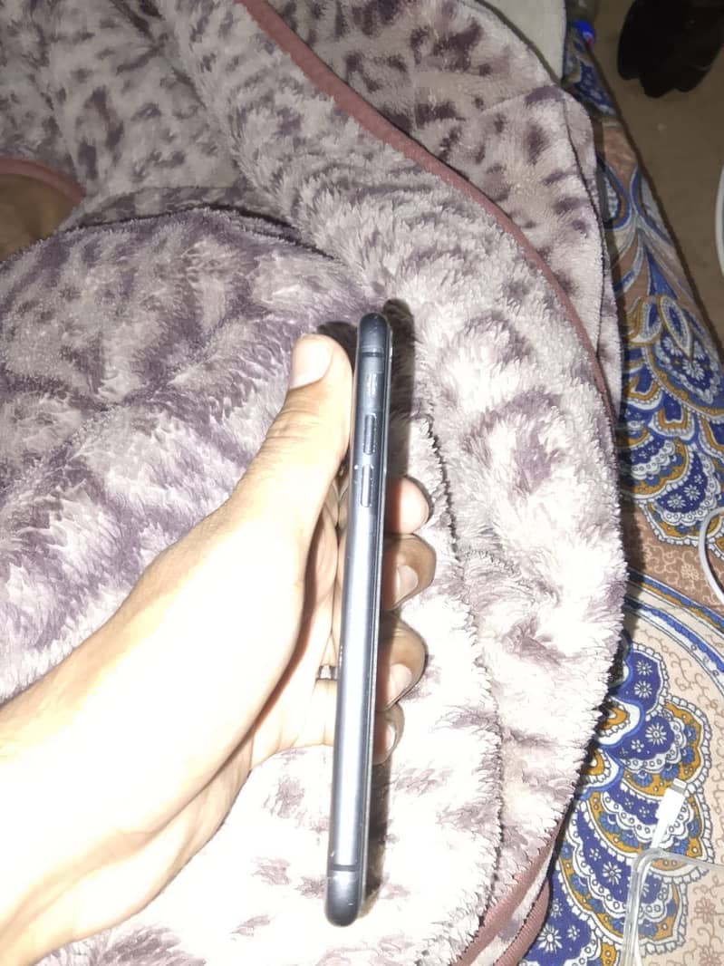 Apple iPhone 11 5