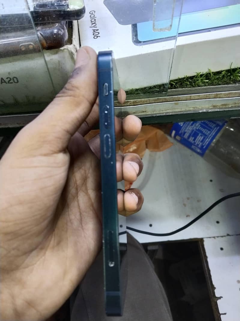 Apple iPhone 13 mini 1