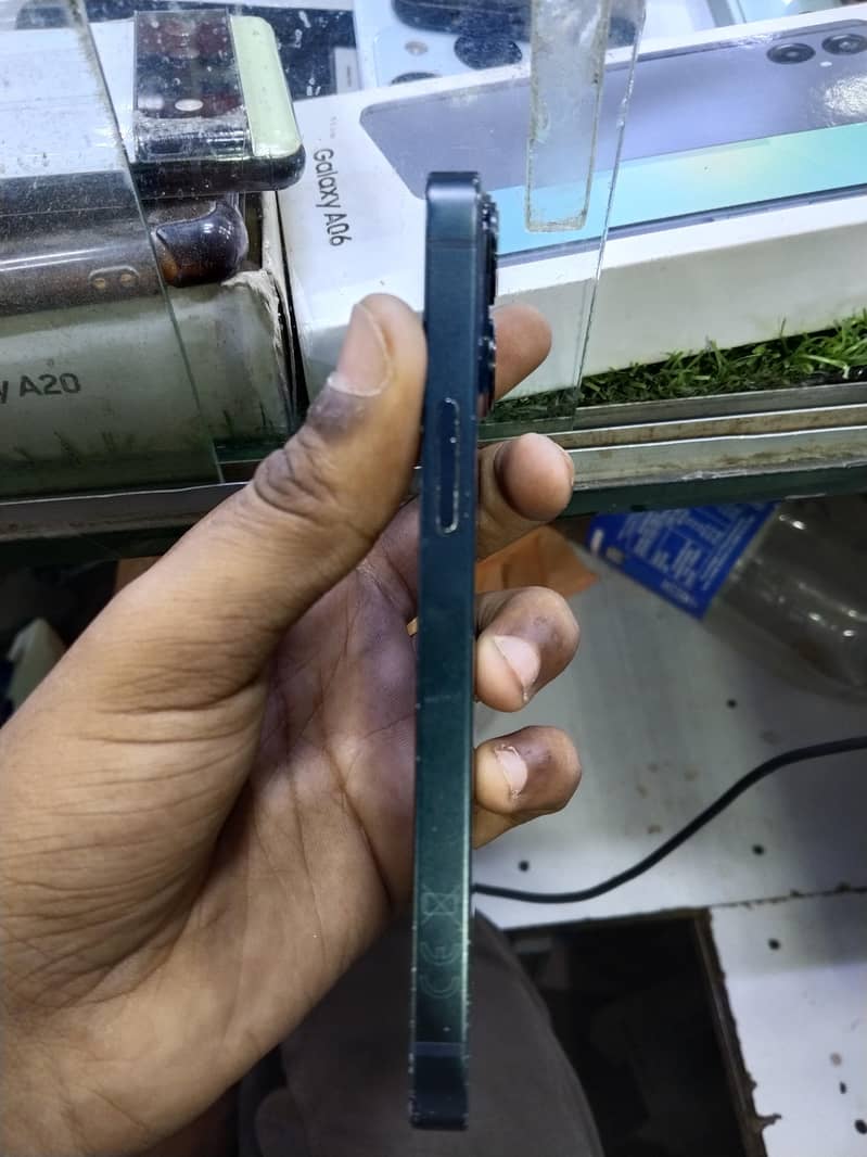 Apple iPhone 13 mini 3