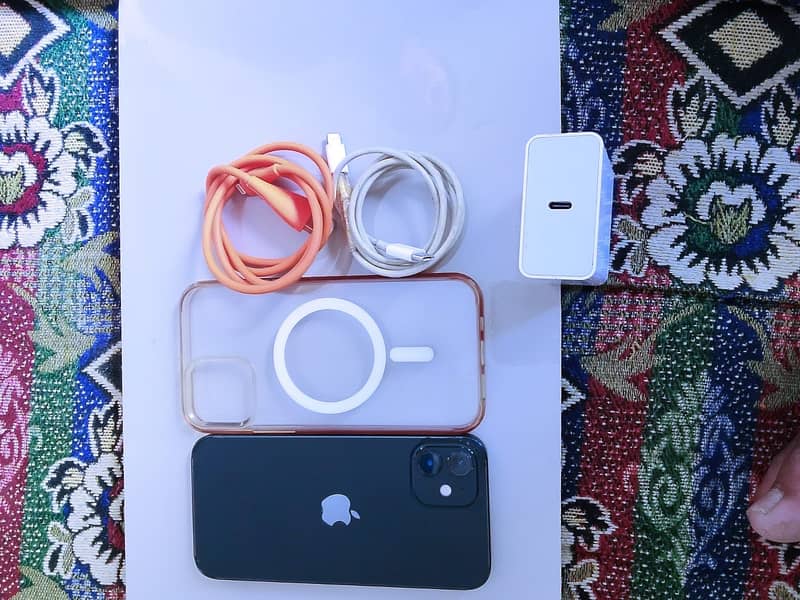 Apple iPhone 12 4