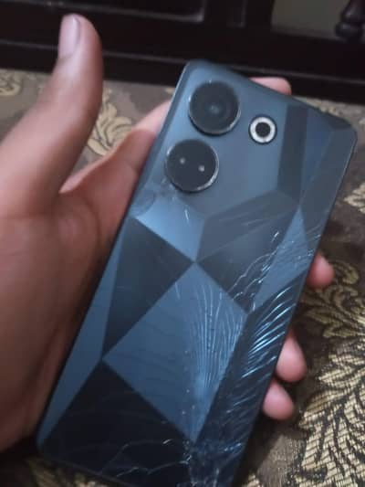 Tecno CAMON 20