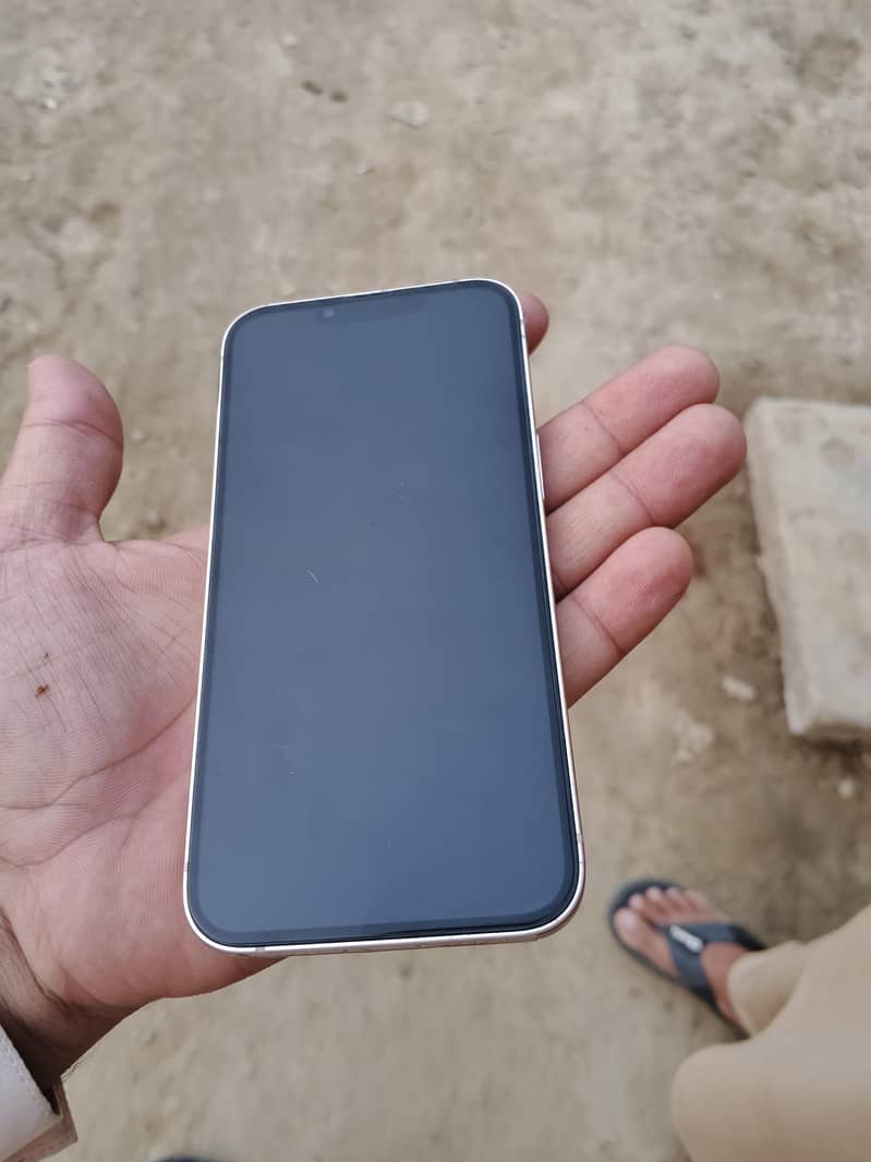 Apple iPhone 13 2