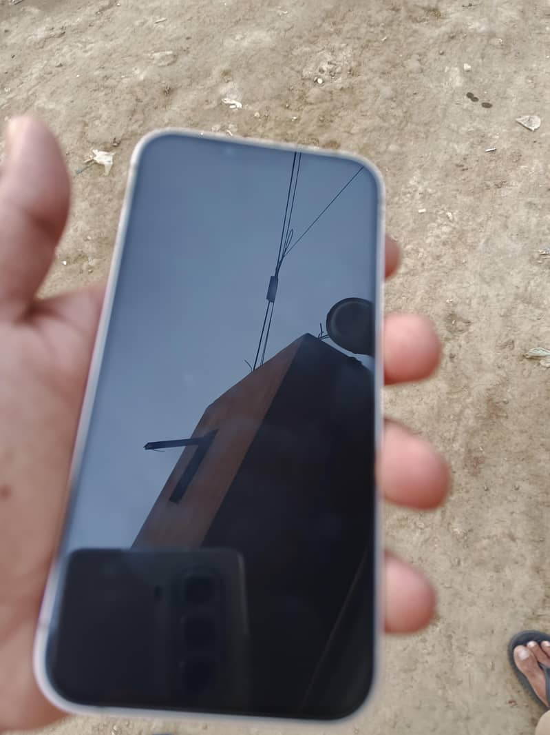 Apple iPhone 13 3
