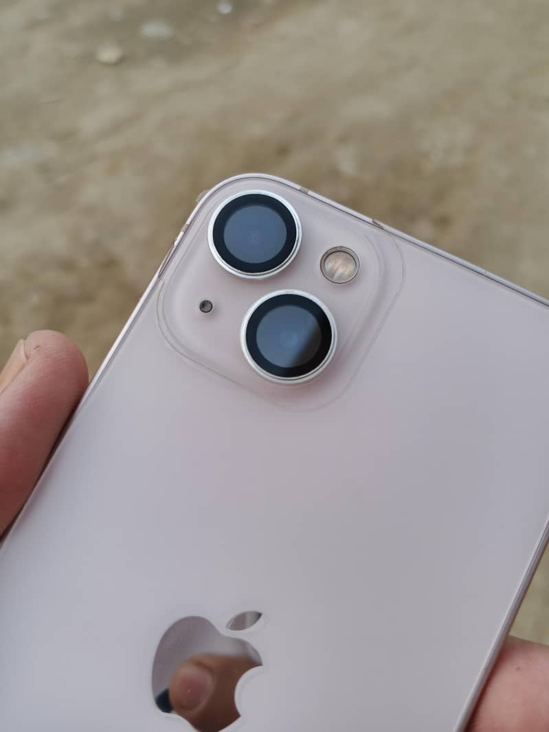 Apple iPhone 13 6