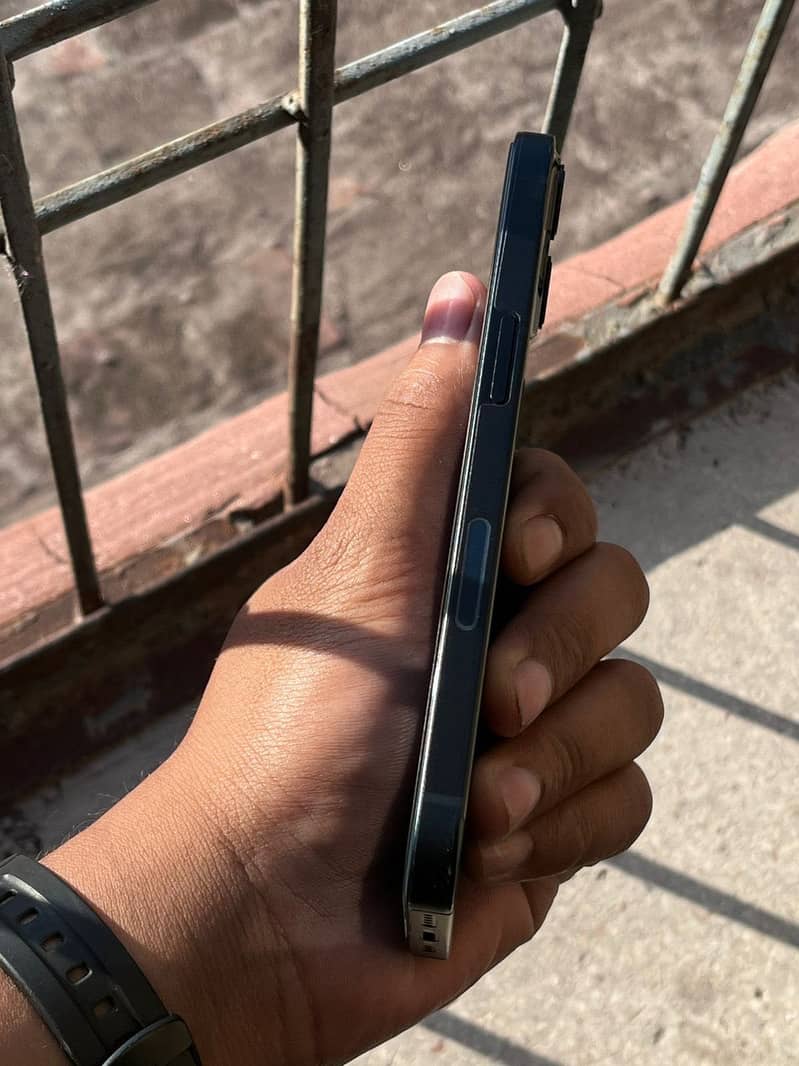 iPhone 13 1