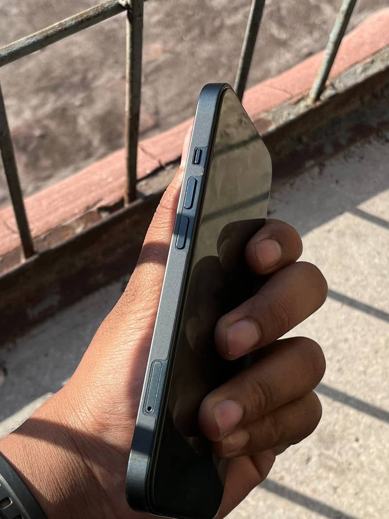 iPhone 13 2