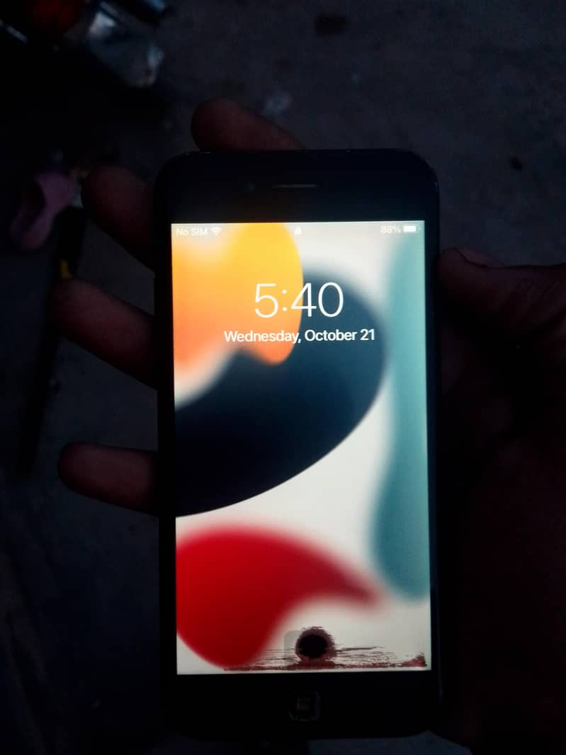 Apple iPhone 7 0