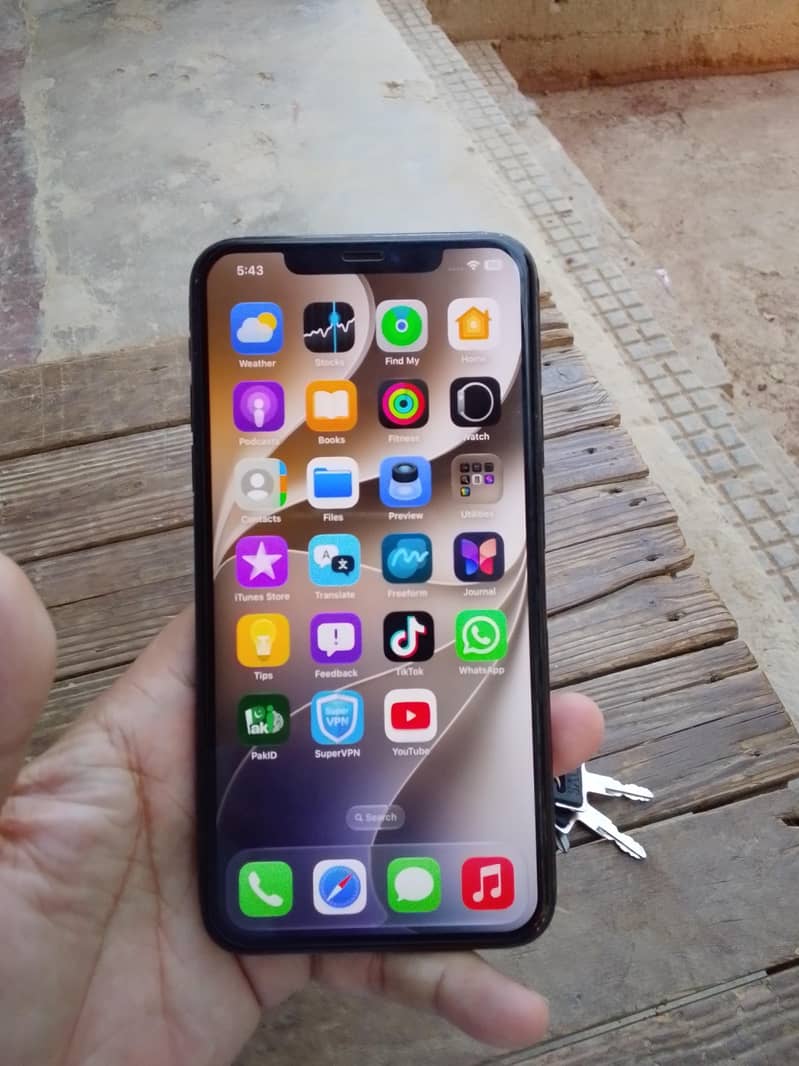 Apple iPhone 11 Pro Max 1