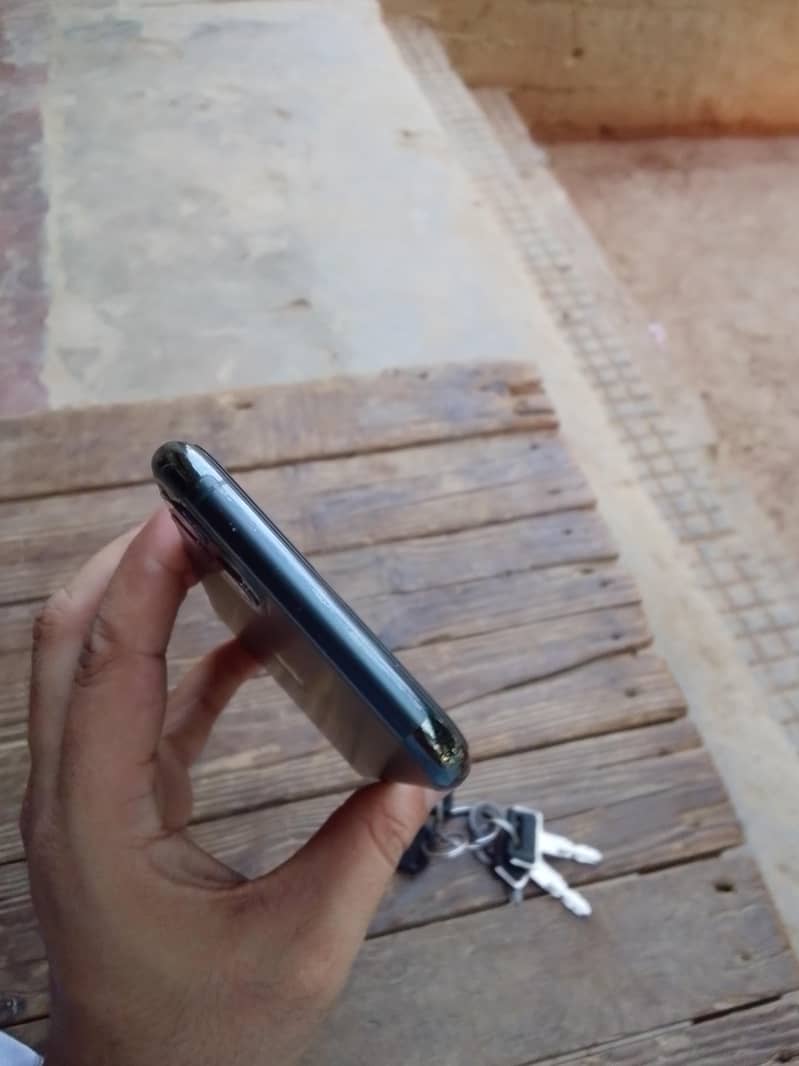 Apple iPhone 11 Pro Max 3