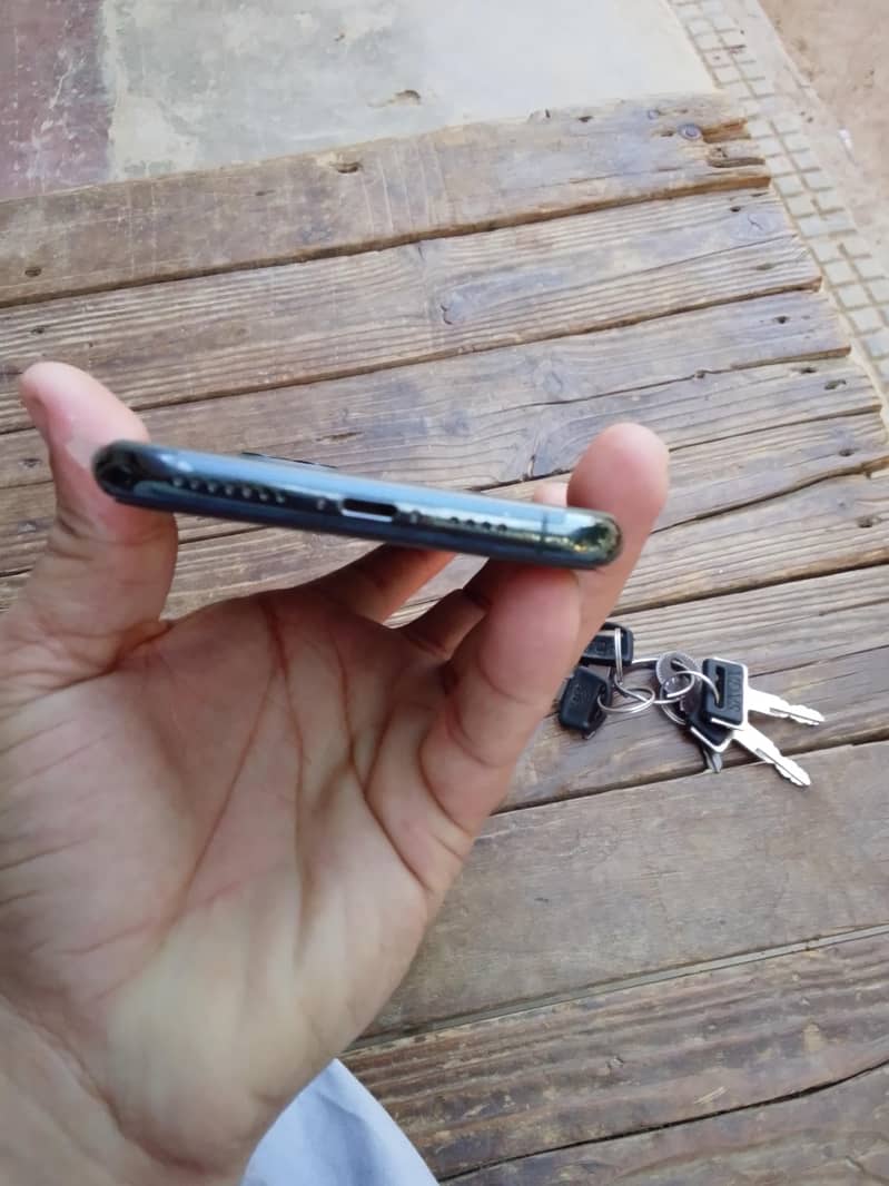 Apple iPhone 11 Pro Max 10