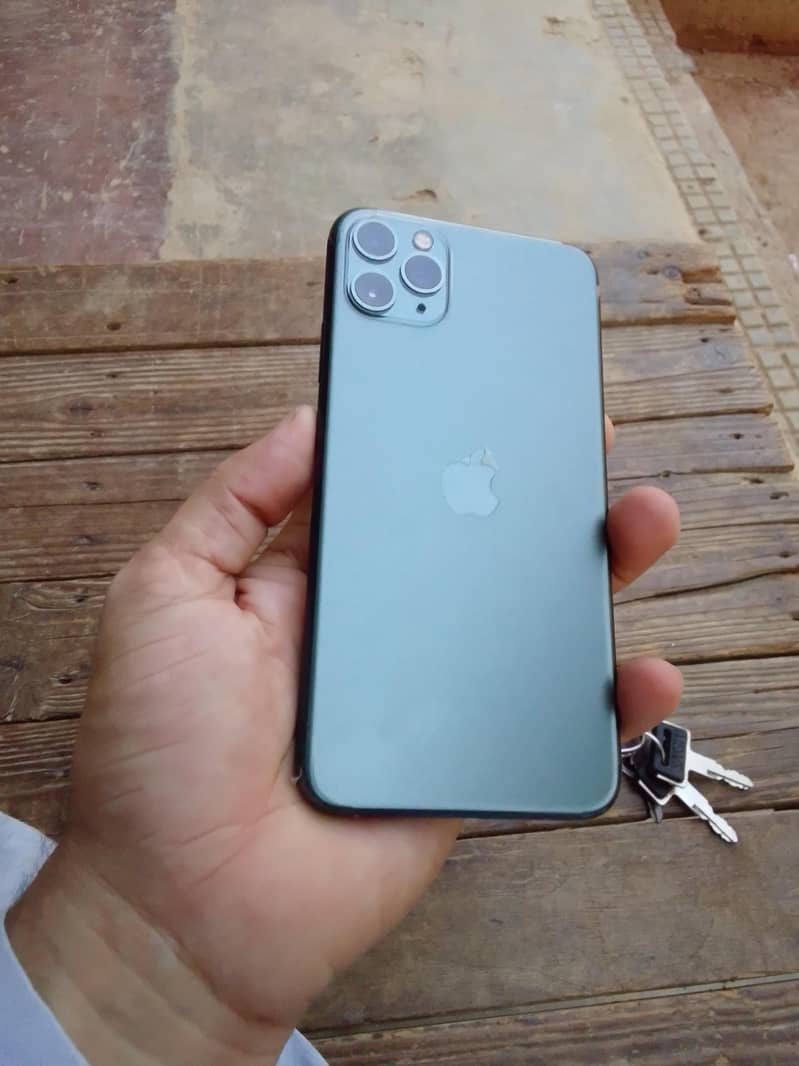 Apple iPhone 11 Pro Max 12