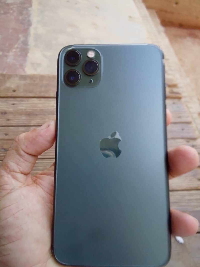 Apple iPhone 11 Pro Max 13
