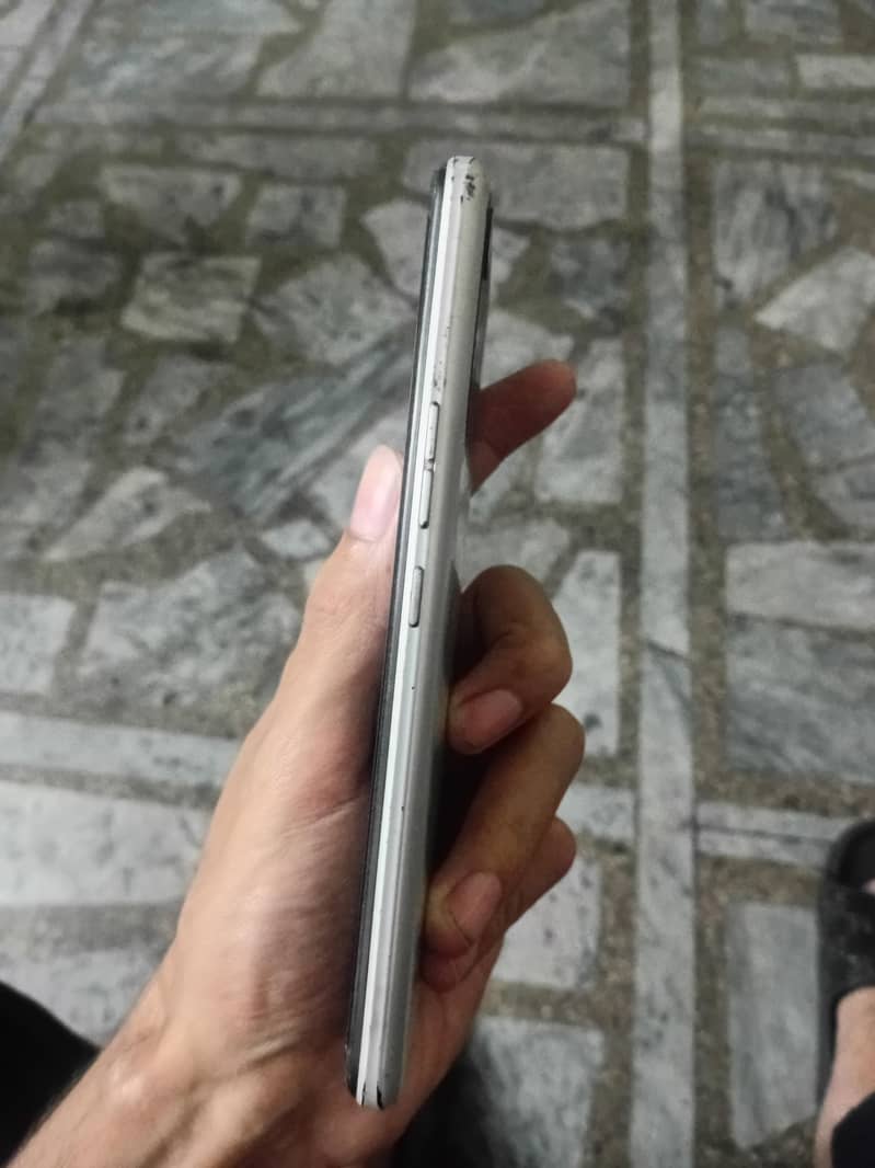 Tecno Spark 8C 2
