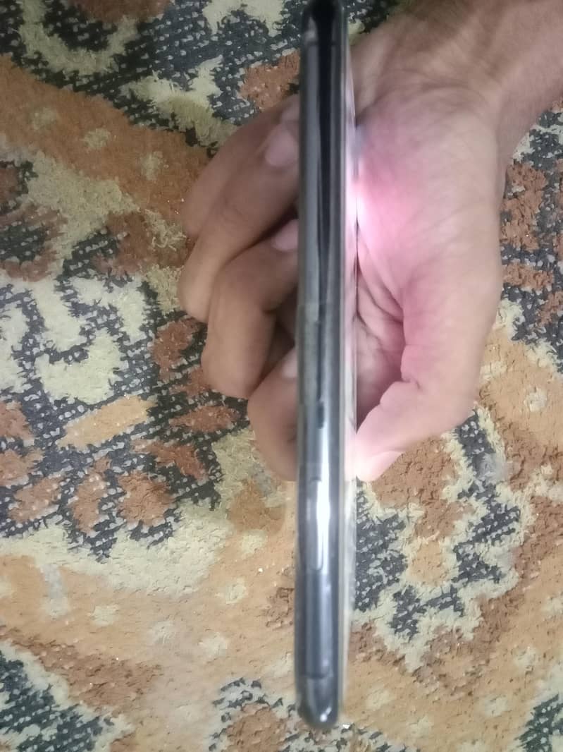 Apple iPhone X 3