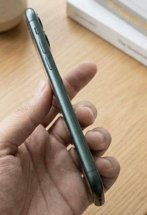 Apple iPhone 11 Pro Max 2
