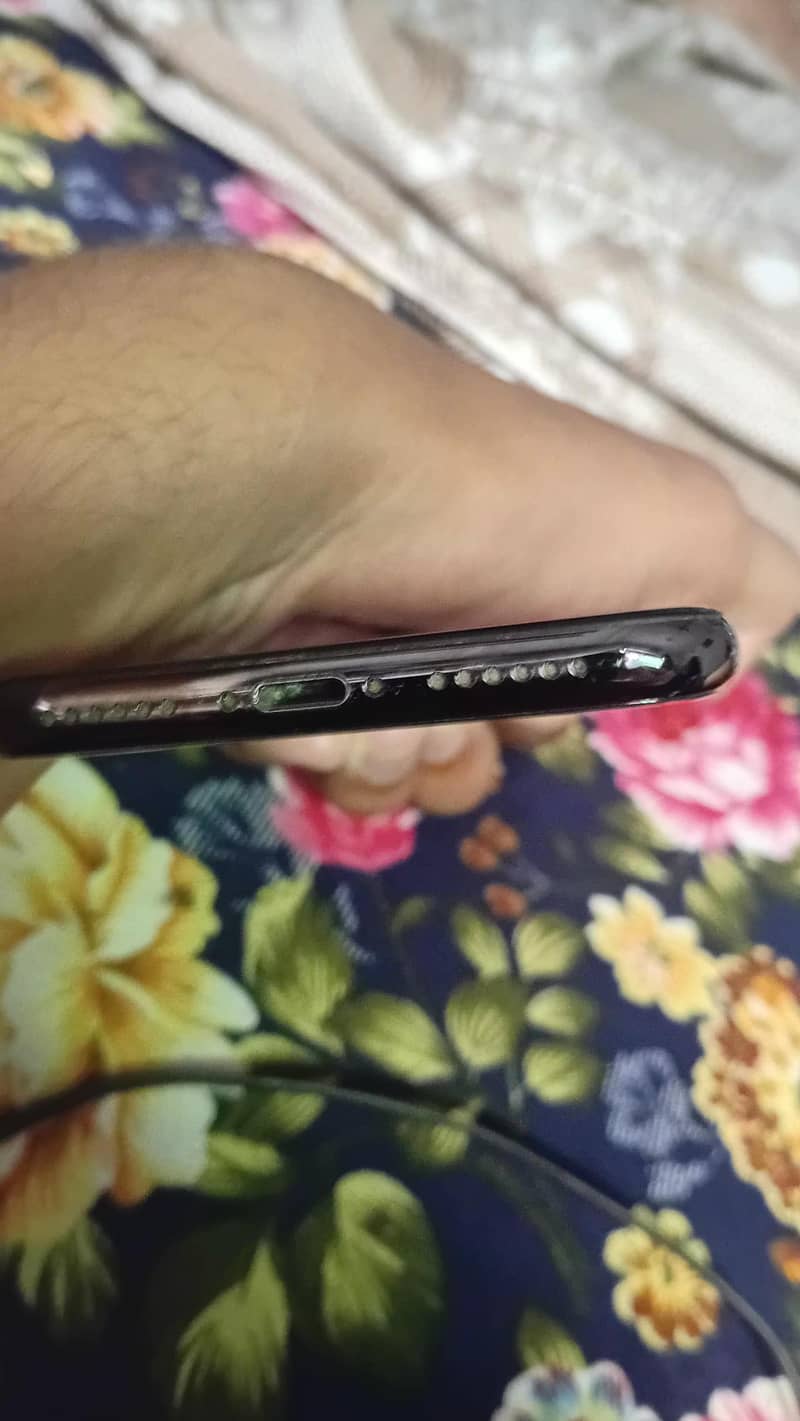 Apple iPhone X for cheap 4