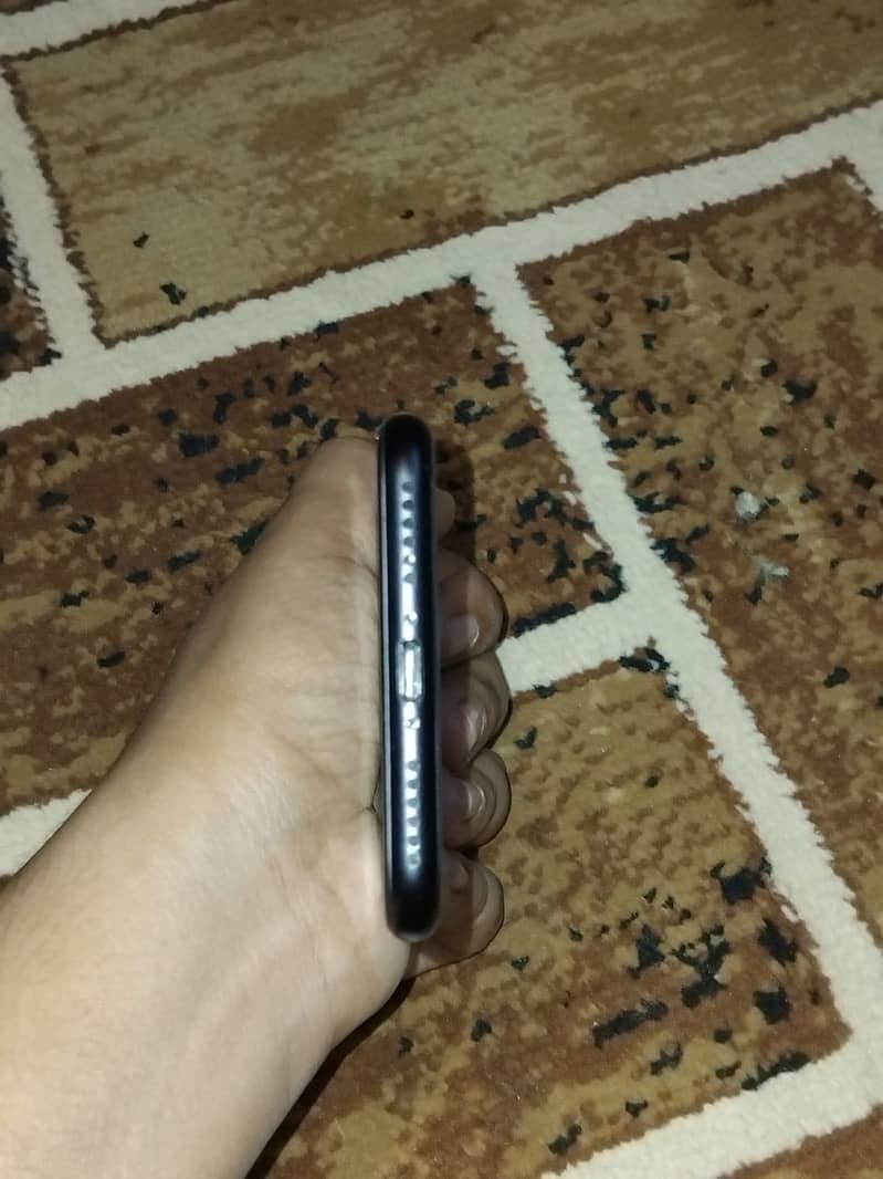 Apple iPhone SE 2 5