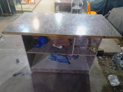 hey everyone table counter shop and other vice kisii bhi chez ke leye