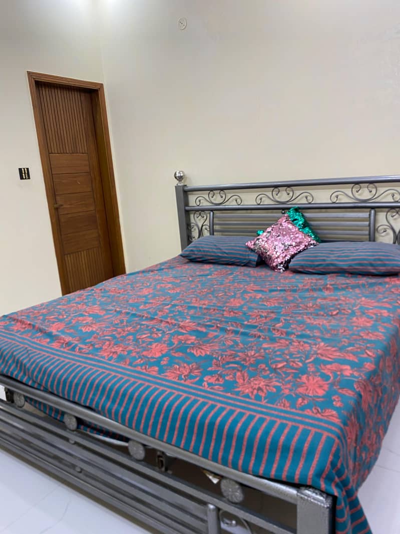 iron bed 2