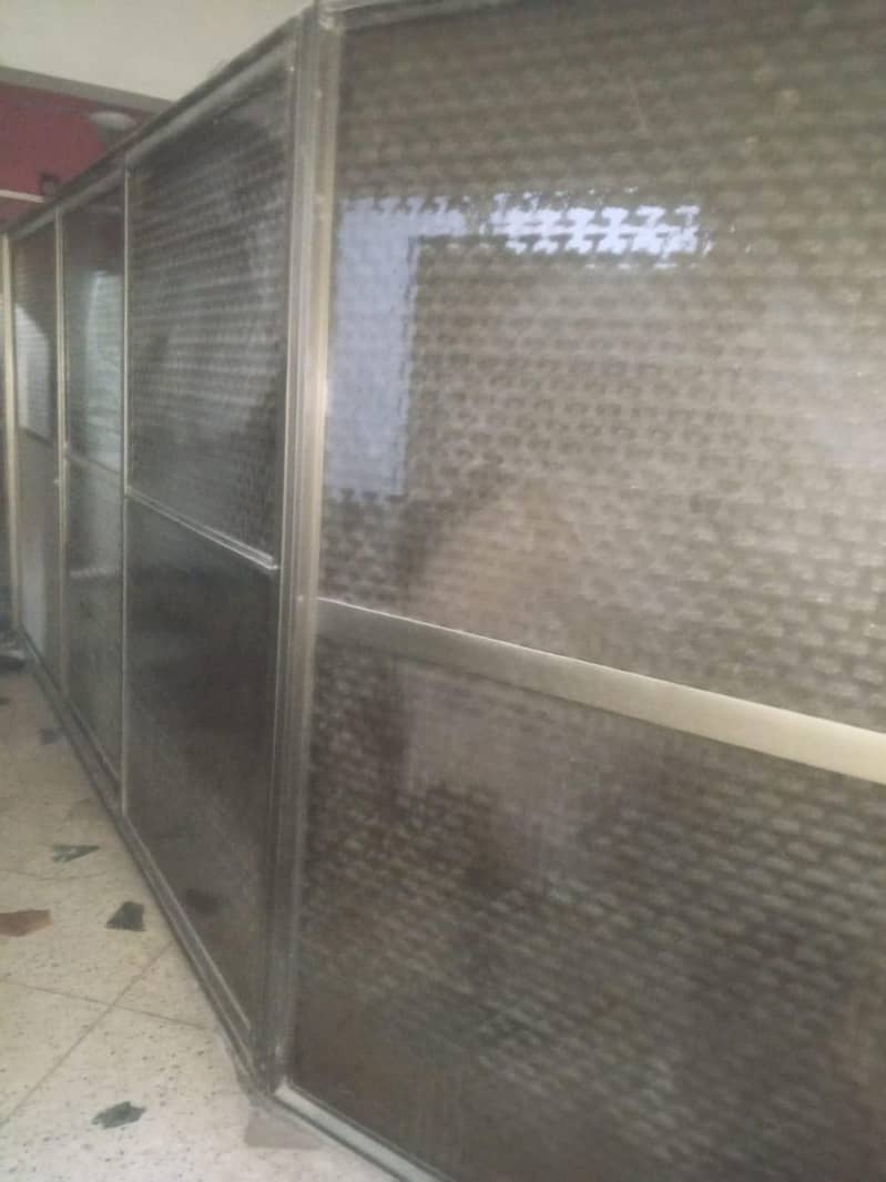 glass partition 1